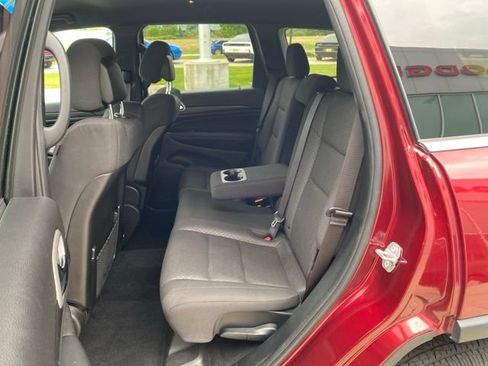 Used 2020 Jeep Grand Cherokee Laredo AWD/4WD image 24