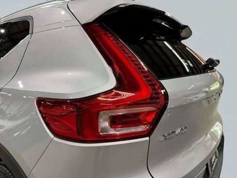 Used 2023 Volvo XC40 B5 Plus w/ Driver Assist Package AWD/4WD image 15