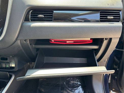 Used 2020 Mitsubishi Outlander SE FWD image 41