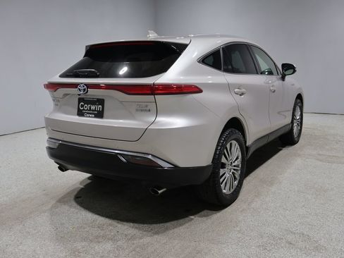 Used 2021 Toyota Venza XLE w/ Softex Package AWD/4WD image 2