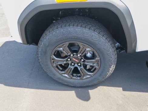 New 2025 GMC Canyon Elevation w/ Convenience Package image 29