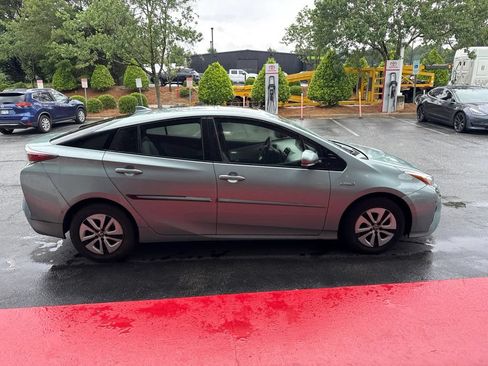 Used 2018 Toyota Prius Three w/ Advanced Technology Package FWD image 9