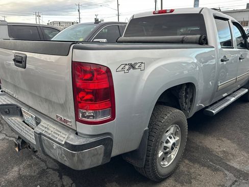 Used 2014 GMC Sierra 2500 SLE w/ SLE Preferred Package image 2