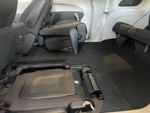 Used 2023 Chrysler Voyager LX FWD image 24