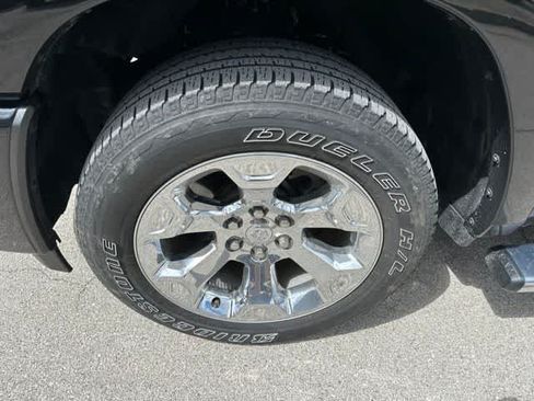Used 2025 RAM 1500 Big Horn AWD/4WD image 3