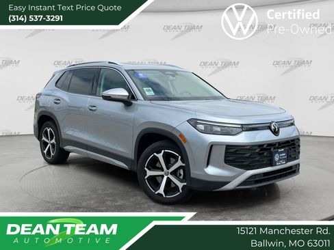 Certified 2025 Volkswagen Tiguan SE AWD/4WD image 1