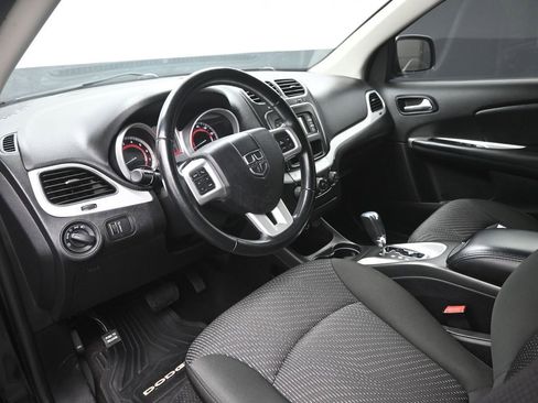 Used 2020 Dodge Journey SE w/ SE Popular Equipment Group image 19