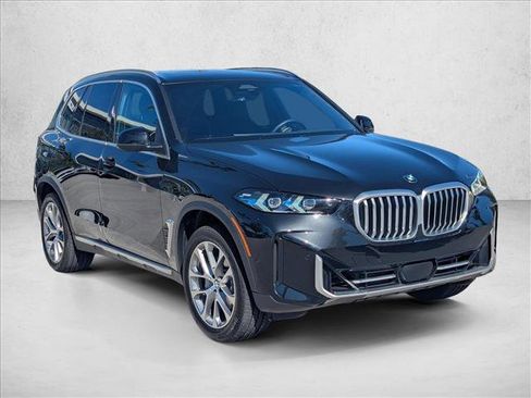 Certified 2025 BMW X5 sDrive40i image 3