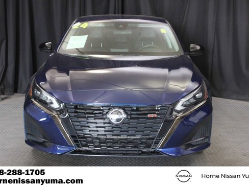Used 2024 Nissan Altima 2.5 SR FWD image 2