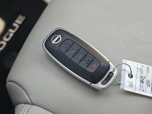 Used 2023 Nissan Rogue SL w/ SL Premium Package AWD/4WD image 38