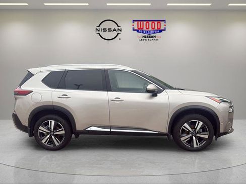 Used 2023 Nissan Rogue Platinum w/ Platinum Premium Package FWD image 2
