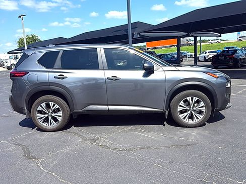 Used 2023 Nissan Rogue SV FWD image 4