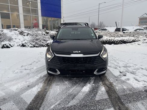 Used 2023 Kia Sportage EX image 2