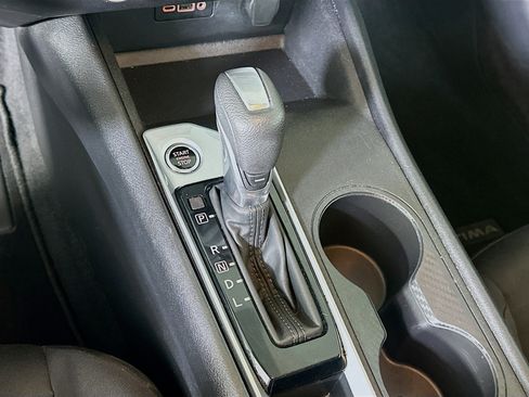 Used 2025 Nissan Altima 2.5 SV image 24