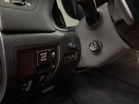 Used 2011 Lexus IS 350C image 19