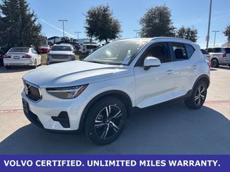 Certified 2025 Volvo XC40 B5 Core video 1