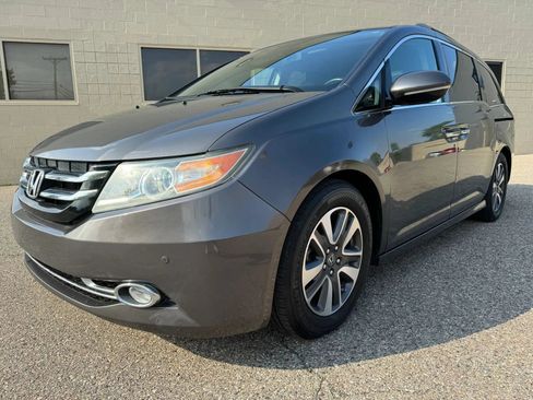 Used 2014 Honda Odyssey Touring image 3
