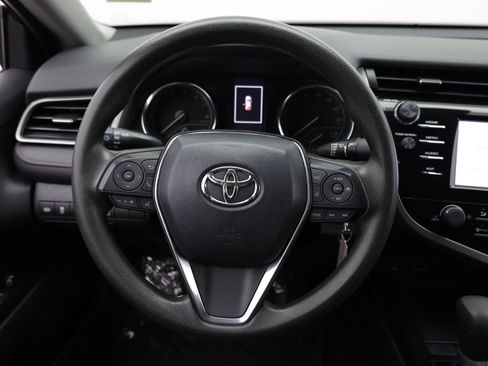 Used 2020 Toyota Camry LE FWD image 31