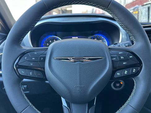 New 2026 Chrysler Pacifica Limited w/ S Appearance Package image 25