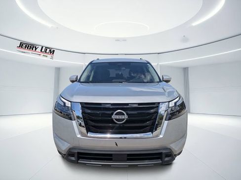 Used 2024 Nissan Pathfinder SV FWD image 8