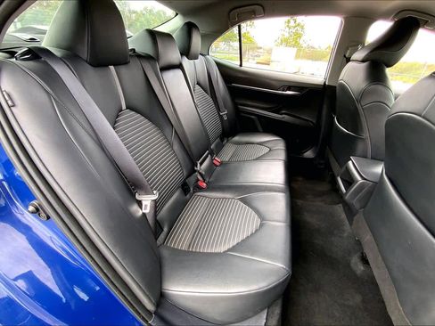 Used 2024 Toyota Camry SE image 18