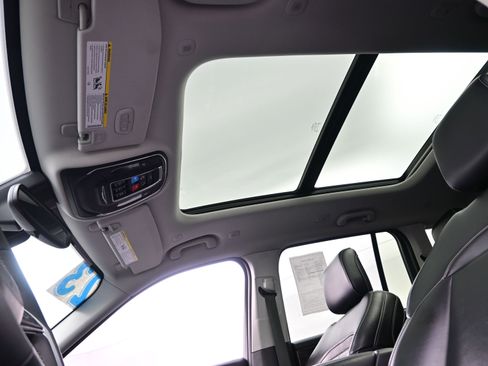 Used 2023 Jeep Grand Cherokee Limited image 18