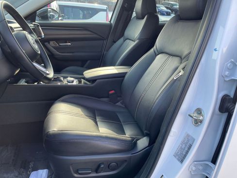 Used 2025 MAZDA CX-50 AWD 2.5 S w/ Premium Plus Pkg image 28
