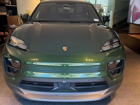 Used 2025 Porsche Macan 4S Electric AWD/4WD image 1
