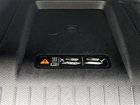 Used 2025 Chevrolet Equinox EV RS image 29