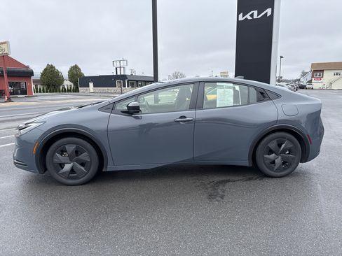 Used 2024 Toyota Prius LE image 7