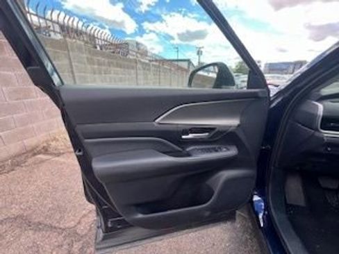 Used 2025 Toyota Grand Highlander FWD image 12