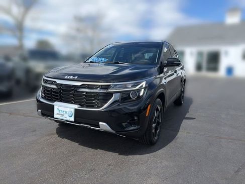Used 2024 Kia Seltos EX AWD/4WD image 3