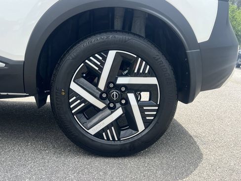 New 2026 Nissan Kicks SV FWD image 25