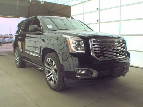 Used 2020 GMC Yukon Denali w/ Denali Ultimate Package image 3