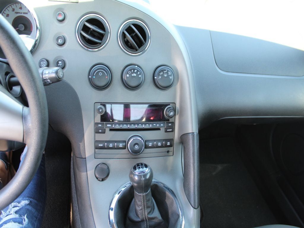 Used 2009 Pontiac Solstice Convertible w/ Preferred Package RWD image 16