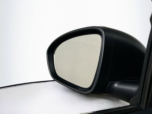 Used 2025 Nissan Altima 2.5 SV image 16