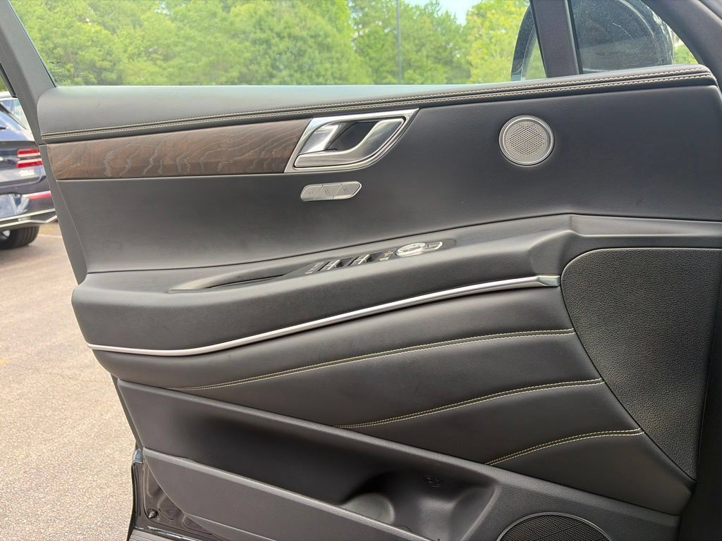 Used 2024 Genesis GV80 3.5T AWD/4WD image 12