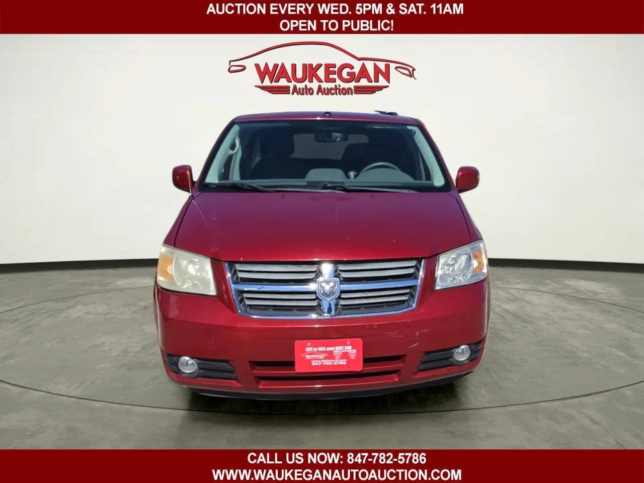 Used 2010 Dodge Grand Caravan SXT FWD image 2
