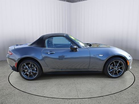 Used 2016 MAZDA MX-5 Miata Club image 9