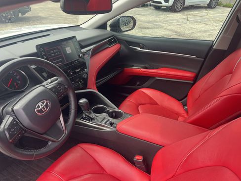 Used 2021 Toyota Camry XSE FWD image 11