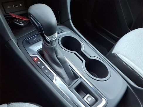 Used 2022 Chevrolet Equinox LT image 14