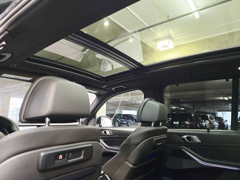 Used 2022 BMW X5 M50i w/ Executive Package image 27