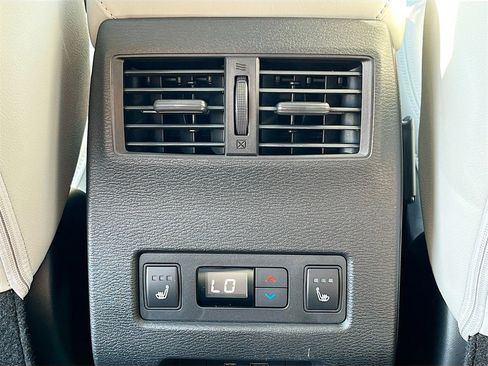 New 2025 Mitsubishi Outlander SEL image 28