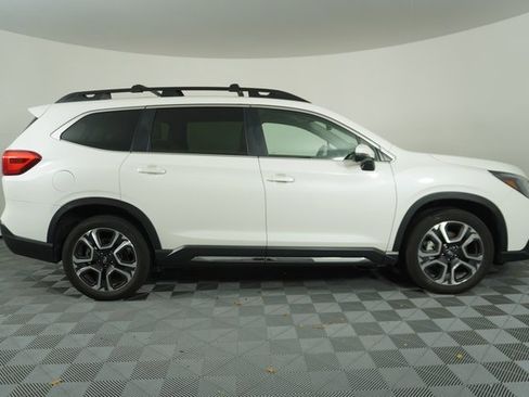 Used 2023 Subaru Ascent Limited image 9