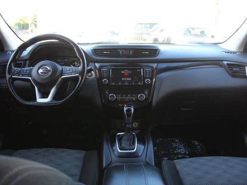 Used 2021 Nissan Rogue Sport SV FWD image 13