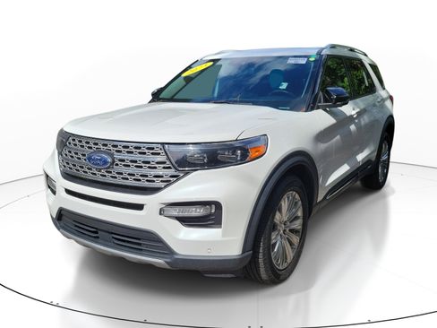 Used 2023 Ford Explorer Limited w/ Equipment Group 301A RWD image 3
