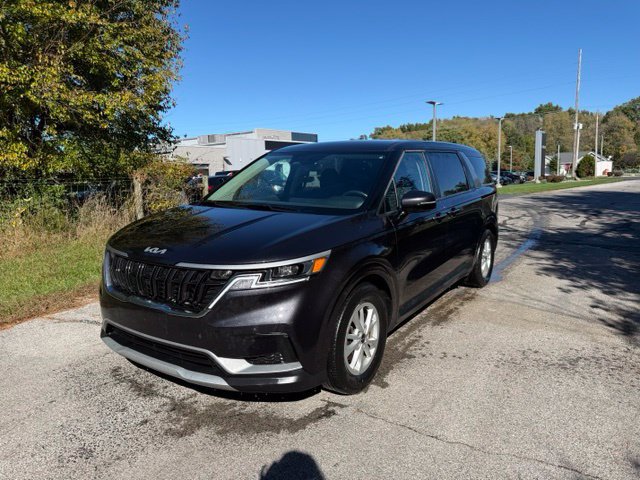 Certified 2024 Kia Carnival LX FWD image 1