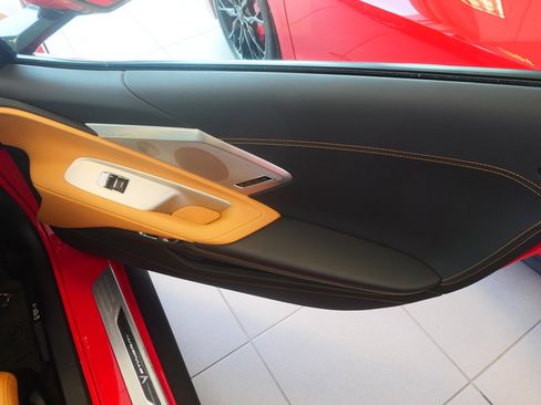 Used 2025 Chevrolet Corvette Stingray Preferred Conv w/ Z51 Performance Package RWD image 13