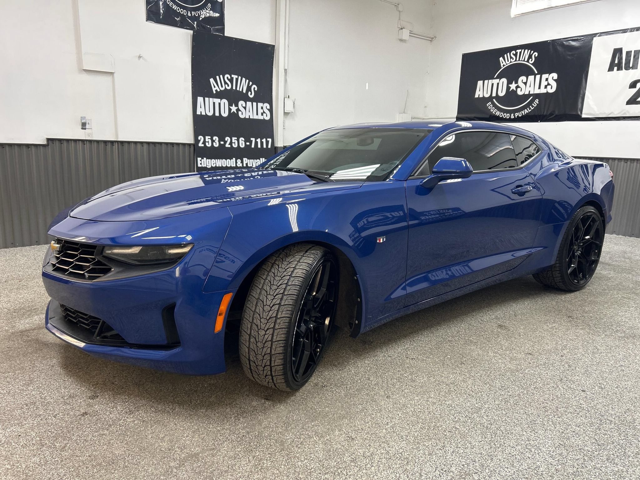 Used 2020 Chevrolet Camaro LS RWD image 3