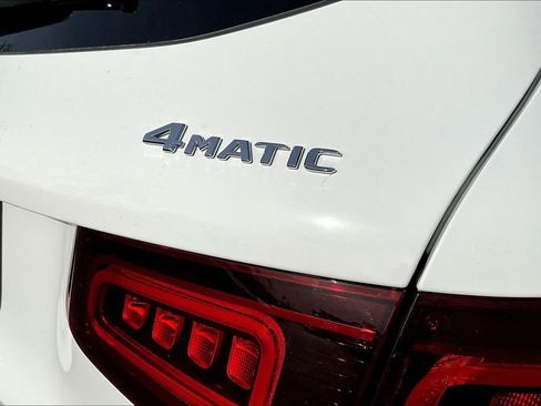 Used 2020 Mercedes-Benz GLC 350e 4MATIC image 25